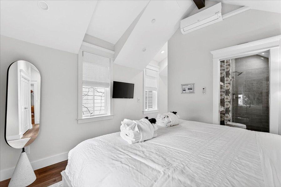 Furnished interior view inside a new home in , Charleston (Image 19).