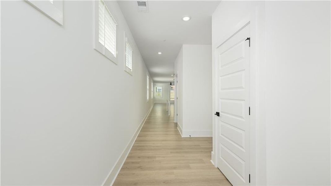 Spacious, unfurnished interior of a new home in The Village at Sandy Plains, Marietta (Image 8).