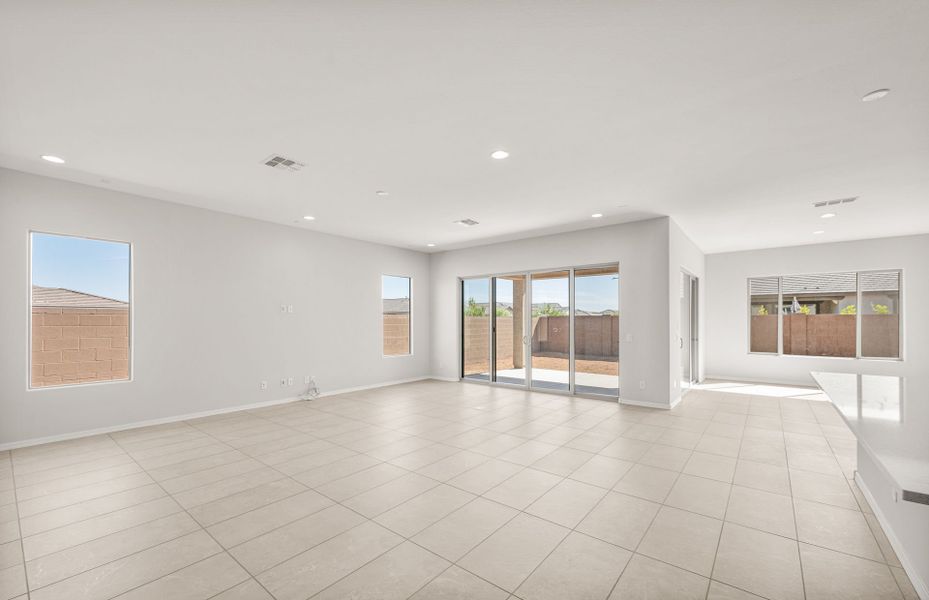 Spacious, unfurnished interior of a new home in Artisan at Asante, Surprise (Image 24). Spacious, unfurnished interior of a new home in Artisan at Asante, Surprise (Image 24).