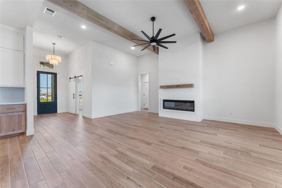 Spacious, unfurnished interior of a new home in , Killeen (Image 18).