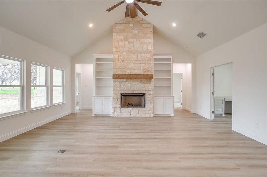 Spacious, unfurnished interior of a new home in , Granbury (Image 29). Spacious, unfurnished interior of a new home in , Granbury (Image 29).