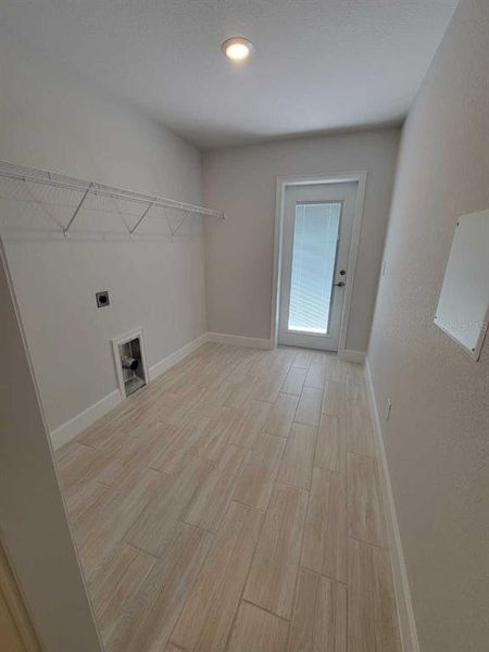 Spacious, unfurnished interior of a new home in , Ocala (Image 18).