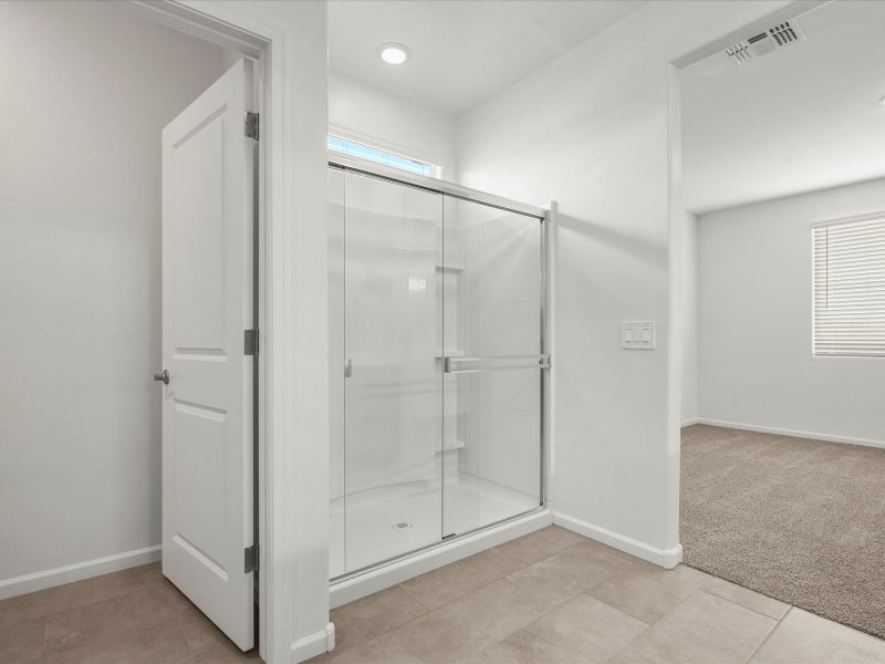 Spacious, unfurnished interior of a new home in Alamar at Rocking K, Tucson (Image 11).