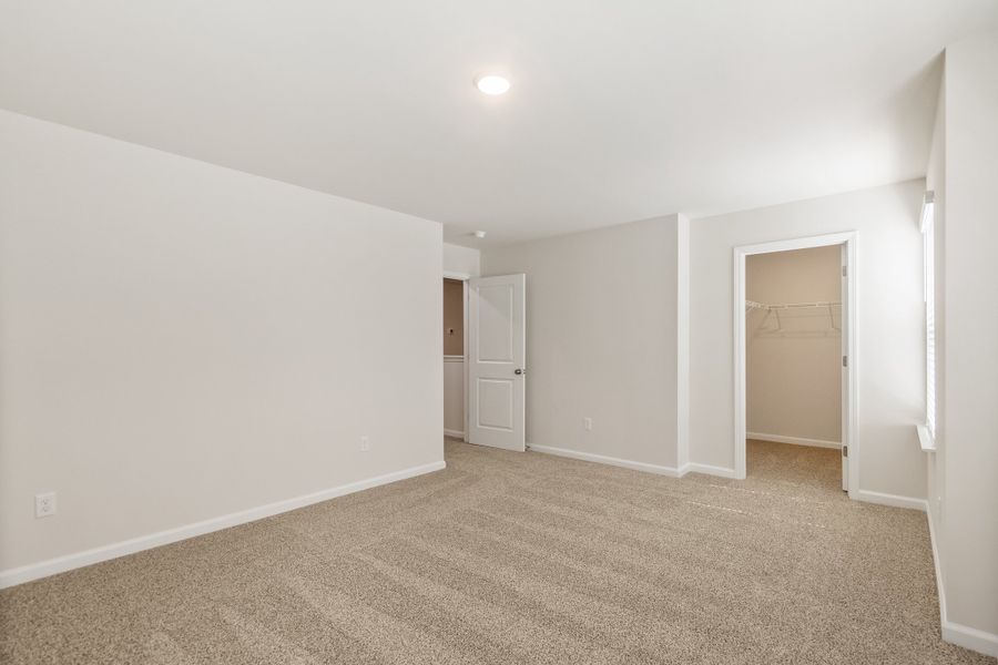 Spacious, unfurnished interior of a new home in The Grove, Florence (Image 47).