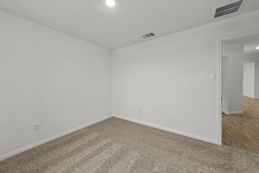 Spacious, unfurnished interior of a new home in Trace, San Marcos (Image 16).
