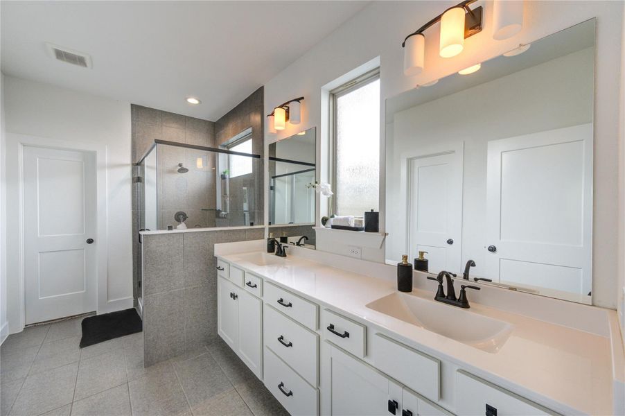 Furnished interior view inside a new home in Harper’s Preserve, Conroe (Image 8).