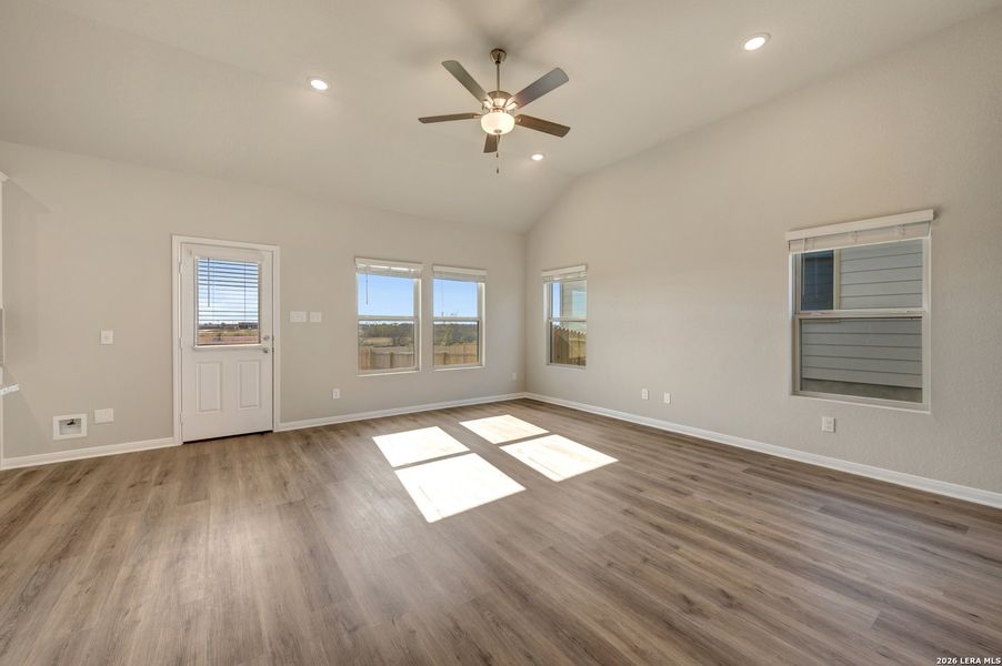 Spacious, unfurnished interior of a new home in Paloma Park, Converse (Image 34).