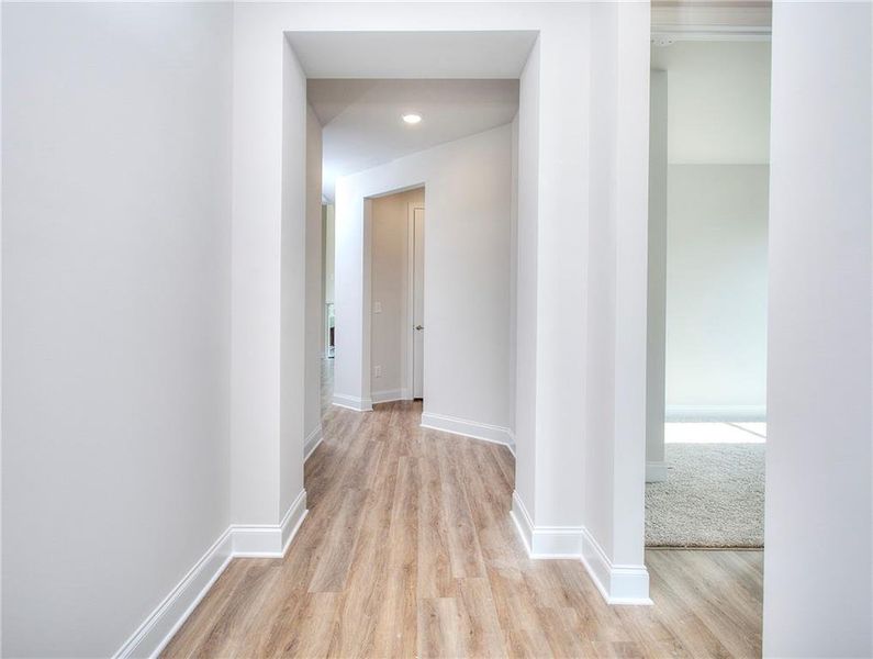 Spacious, unfurnished interior of a new home in , Homer (Image 18).