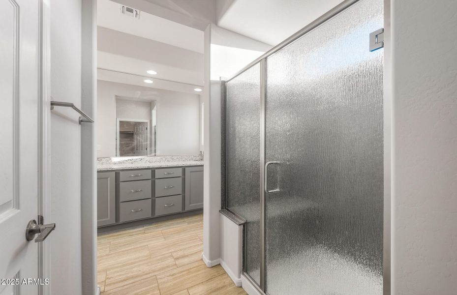 Owner's Bathroom Owner's Bathroom