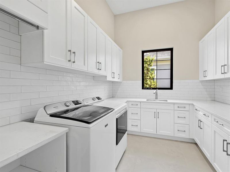 Furnished interior view inside a new home in , Sarasota (Image 49).
