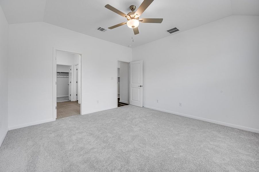 Spacious, unfurnished interior of a new home in Emory Crossing, Hutto (Image 10).