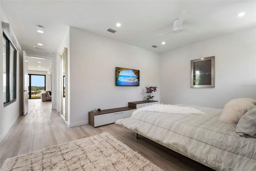 Furnished interior view inside a new home in , Windermere (Image 72).