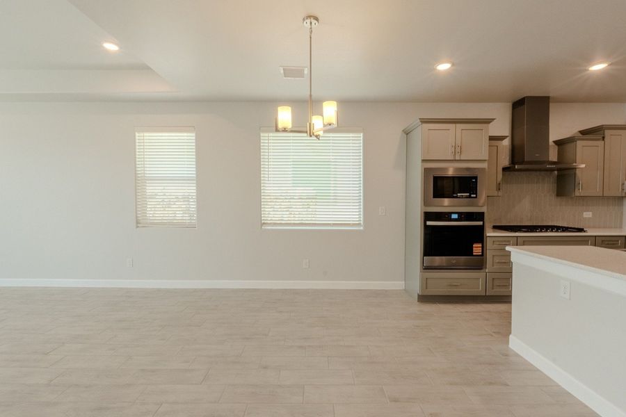 Spacious, unfurnished interior of a new home in Paseo Del Este, El Paso (Image 20).