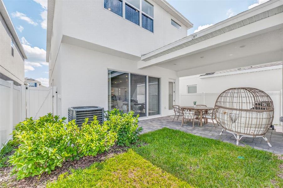 Exterior details and patio area of a home in , Winter Garden (Image 24).
