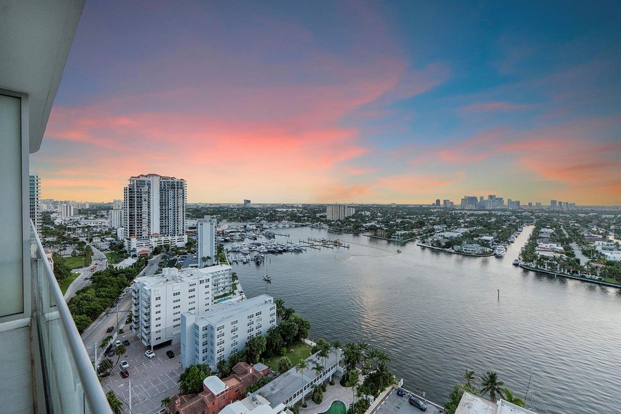 153 Seabreeze Blvd u1803 twilight_010 153 Seabreeze Blvd u1803 twilight_010