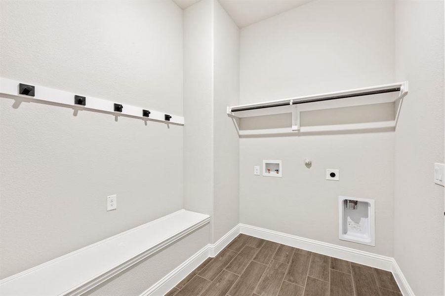 Furnished interior view inside a new home in The Oaks, Red Oak (Image 14). Furnished interior view inside a new home in The Oaks, Red Oak (Image 14).