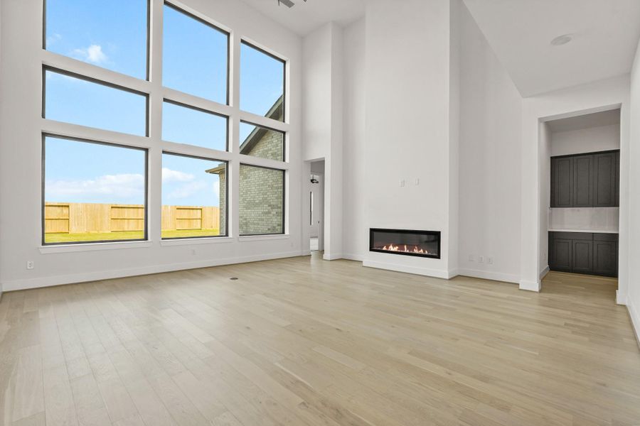 Spacious, unfurnished interior of a new home in Jubilee 45', 70', Hockley (Image 6).
