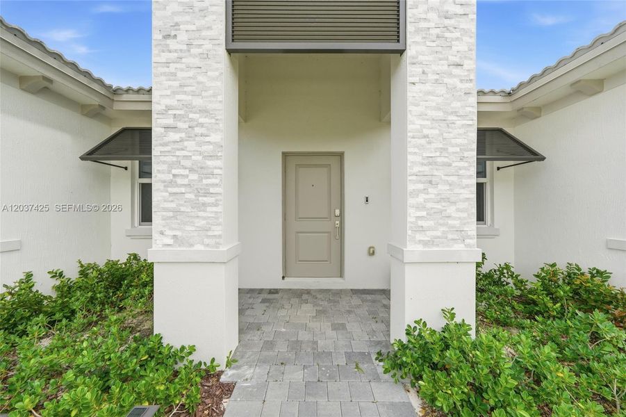 Exterior details and patio area of a home in , Miami (Image 26).