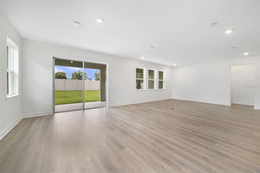 Spacious, unfurnished interior of a new home in Acuera Estates, Apopka (Image 20).