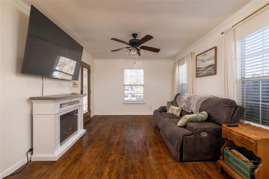 Furnished interior view inside a new home in , Weatherford (Image 7).
