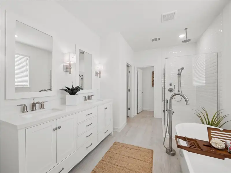 Spa-like primary bath (*Photo not of actual home and used for illustration purposes only.)