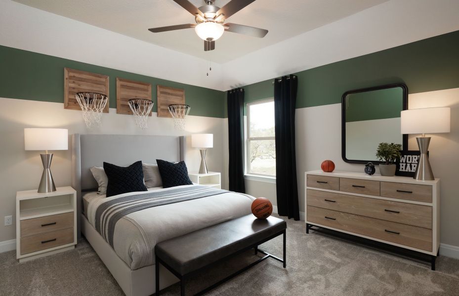 Representative furnished interior of a home built from the Mooreville by Pulte Homes in Crescent Bluff, Georgetown (Image 19).