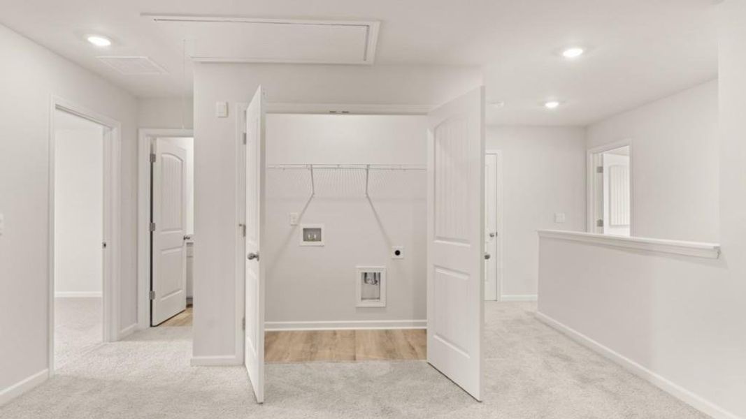 Spacious, unfurnished interior of a new home in Rolling Meadows, Jasper (Image 28).