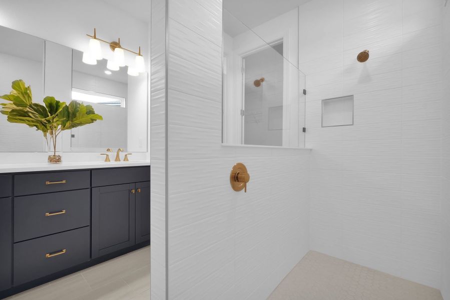 Master Bathroom Master Bathroom