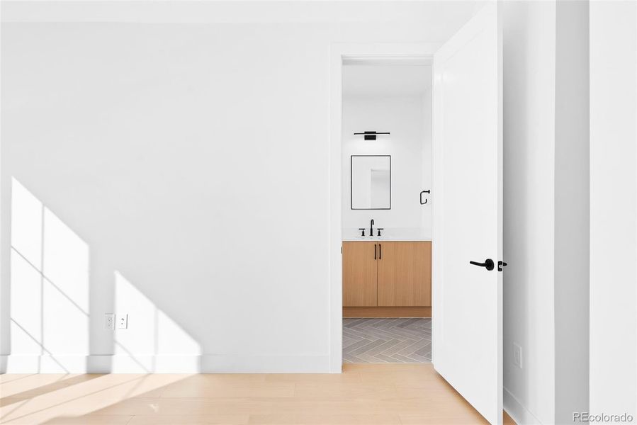 Spacious, unfurnished interior of a new home in , Denver (Image 24).