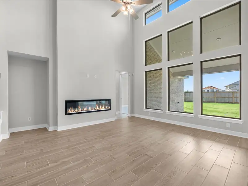 Representative image. Features, specifications, selections and colors may vary.