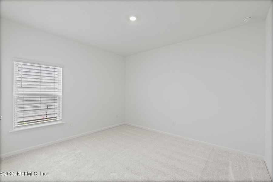 Spacious, unfurnished interior of a new home in Beacon Lake, St. Augustine (Image 42).
