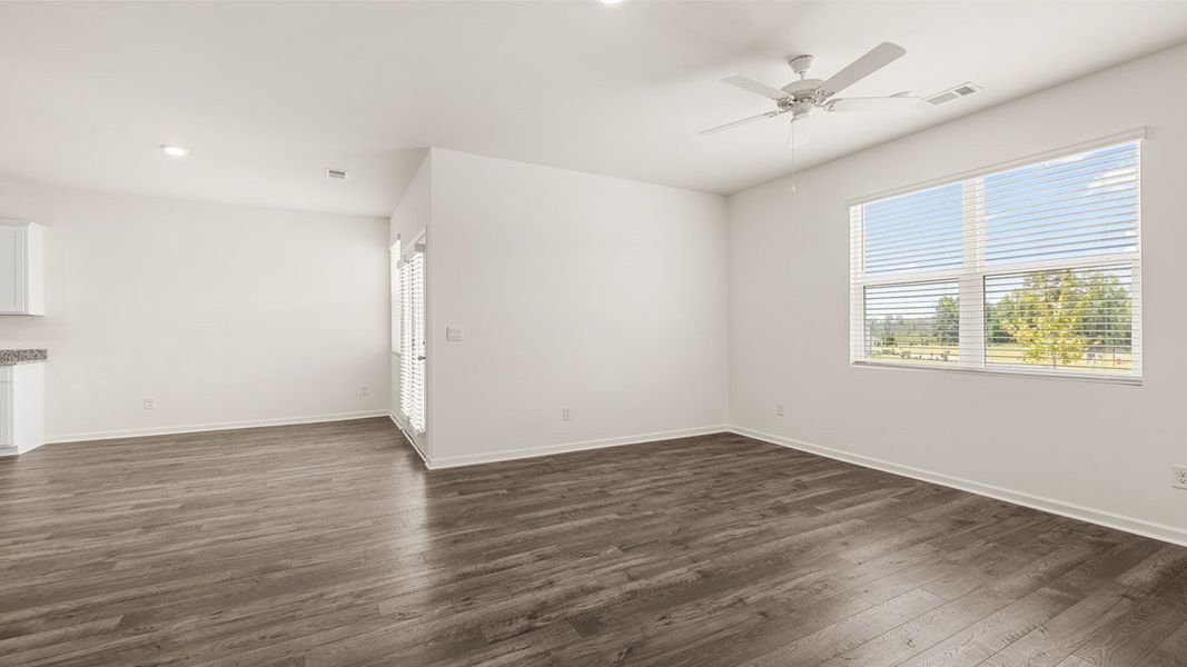Representative unfurnished interior of a home built from the CELIA 2 Express by D.R. Horton in Teamon Pointe, Griffin (Image 8).