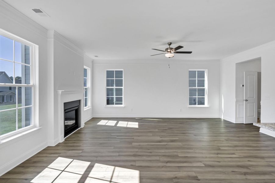 Spacious, unfurnished interior of a new home in Ashton Lakes, Lexington (Image 18).