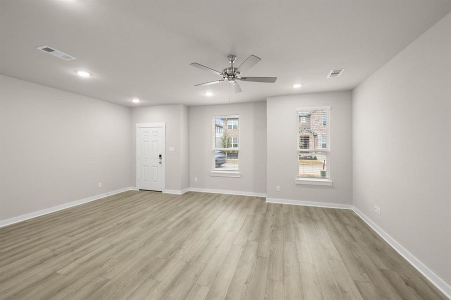 226 Wagon Spoke- Living Room-2