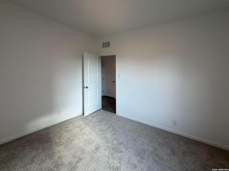 Spacious, unfurnished interior of a new home in Hennersby Hollow, San Antonio (Image 16). Spacious, unfurnished interior of a new home in Hennersby Hollow, San Antonio (Image 16).