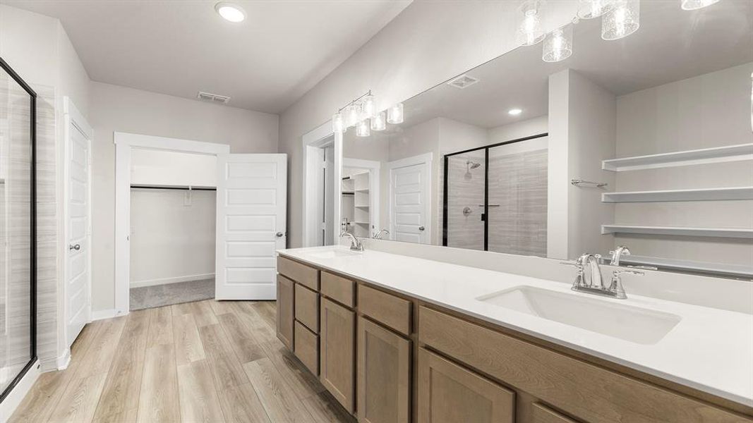 16. 747 Embrace - Bath 16. 747 Embrace - Bath