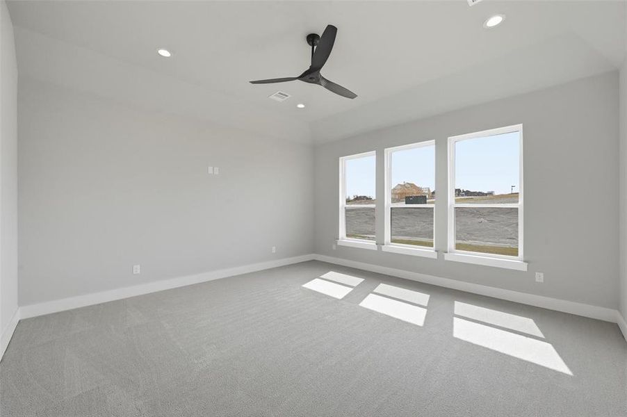 Spacious, unfurnished interior of a new home in Aledo Heights - Aledo ISD, Annetta South (Image 33).