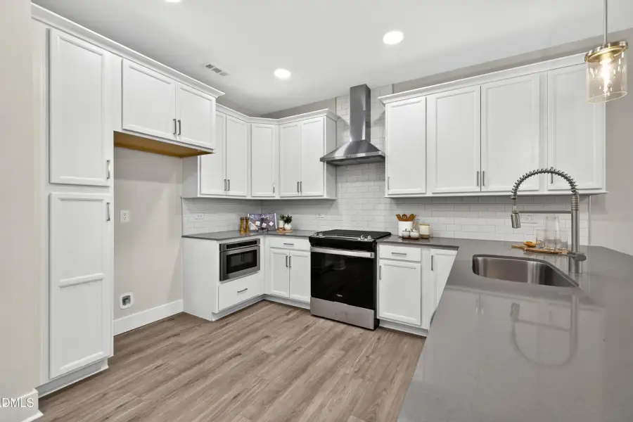 Kitchen Cabinetry (Model Home)