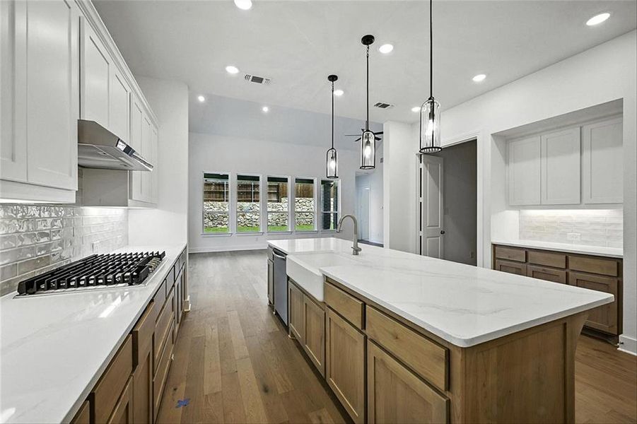 509RedBarnDrCAMBC004 509RedBarnDrCAMBC004