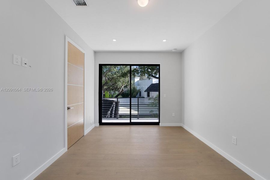 Spacious, unfurnished interior of a new home in , Miami (Image 23).