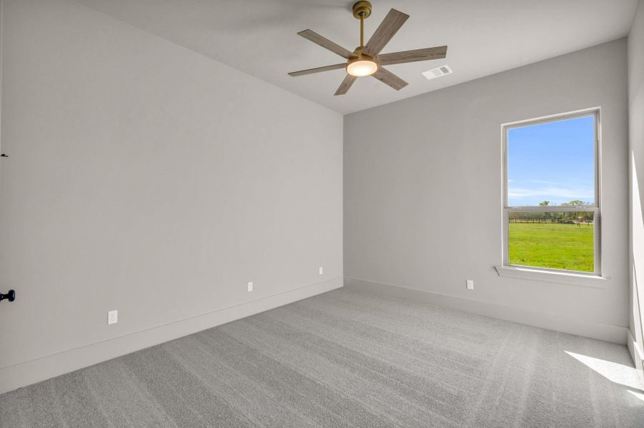 Spacious, unfurnished interior of a new home in Chapel Bend, Montgomery (Image 25).
