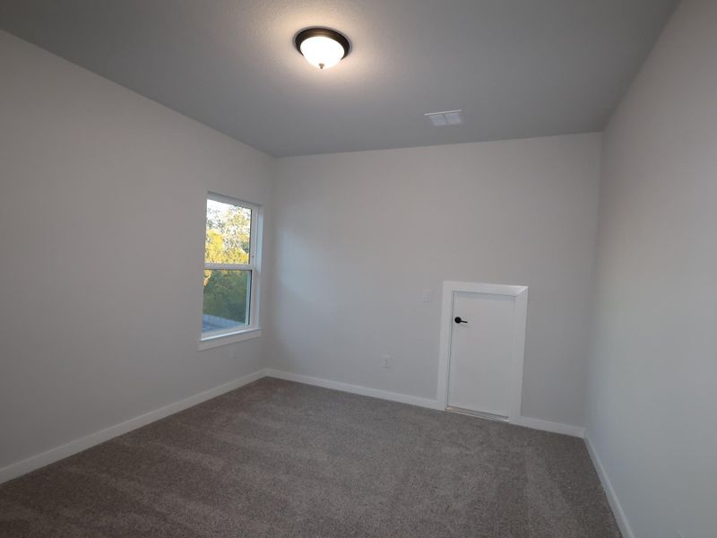 Spacious, unfurnished interior of a new home in Edgewood, Leander (Image 29).