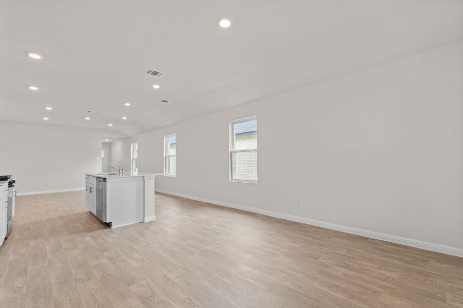 Spacious, unfurnished interior of a new home in Whisper South, San Marcos (Image 15). Spacious, unfurnished interior of a new home in Whisper South, San Marcos (Image 15).