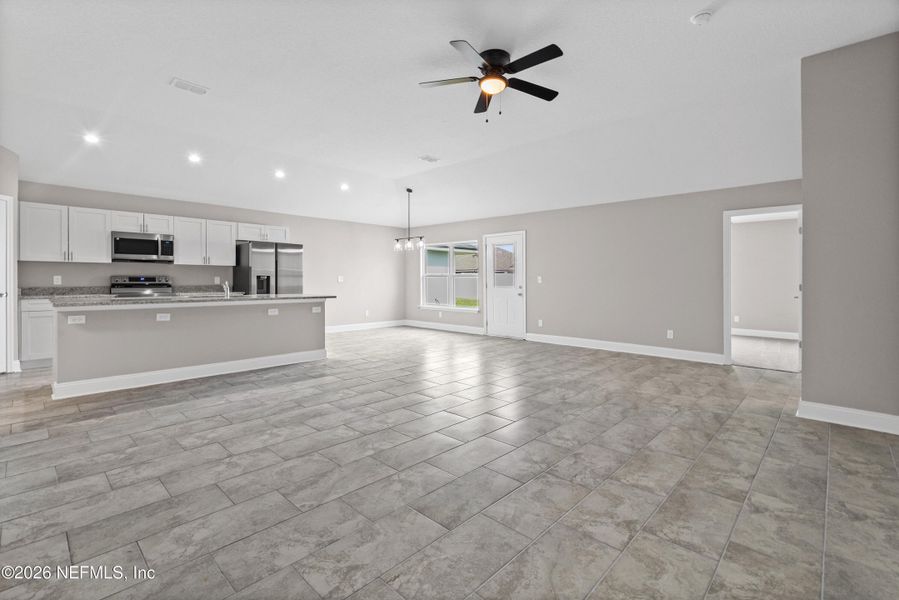 Spacious, unfurnished interior of a new home in , Jacksonville (Image 30).