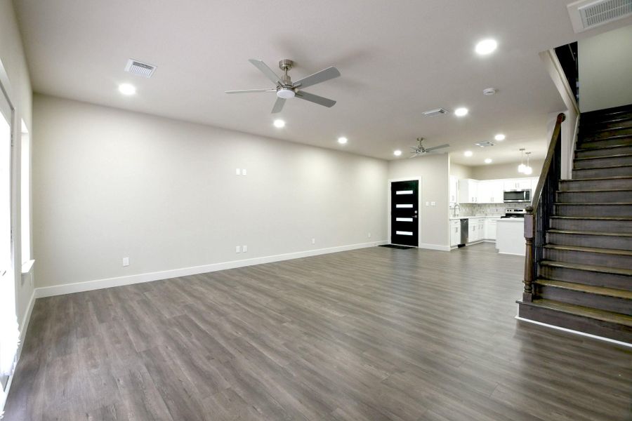 Spacious, unfurnished interior of a new home in , Houston (Image 31).