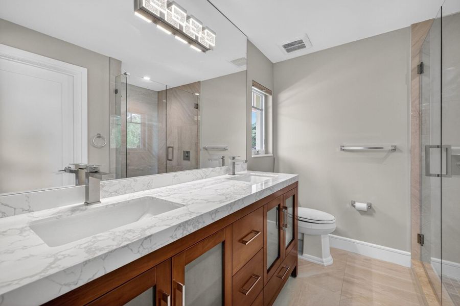 Furnished interior view inside a new home in , Fort Lauderdale (Image 17).