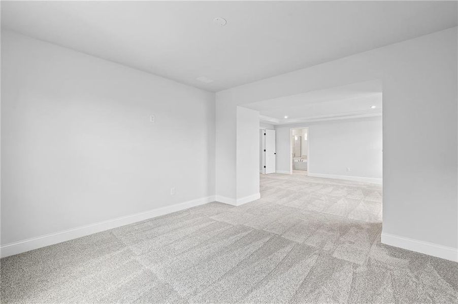 Spacious, unfurnished interior of a new home in Hawthorne Ridge, McDonough (Image 20).