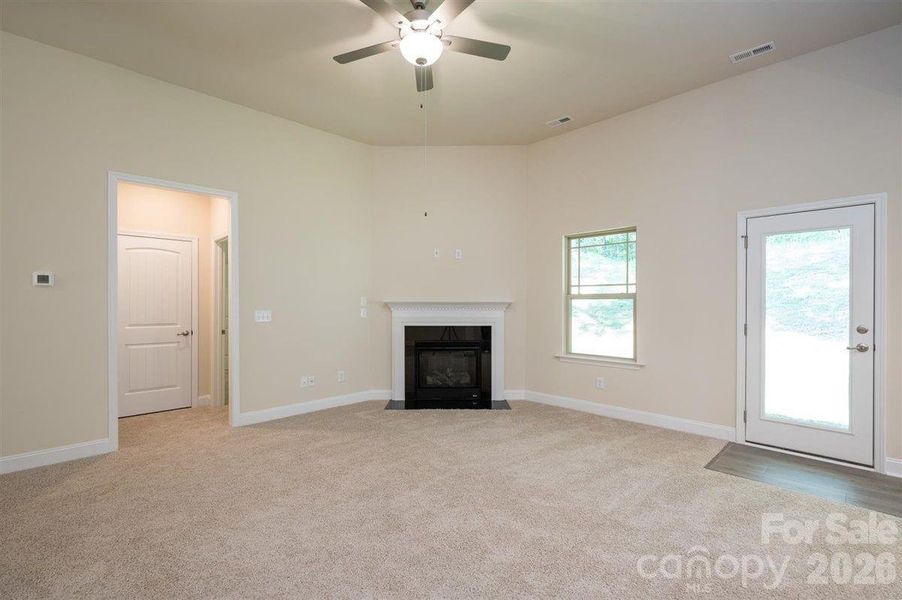 Photos are representative and may reflect a staged home.