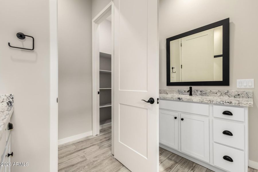 25 - 173rd 8819 25 - 173rd 8819