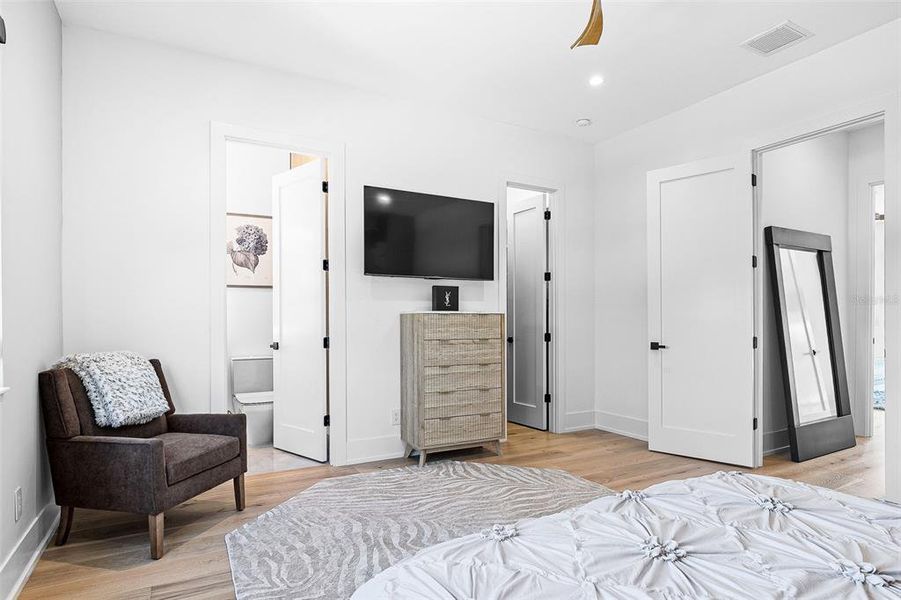 Furnished interior view inside a new home in , Sarasota (Image 4).